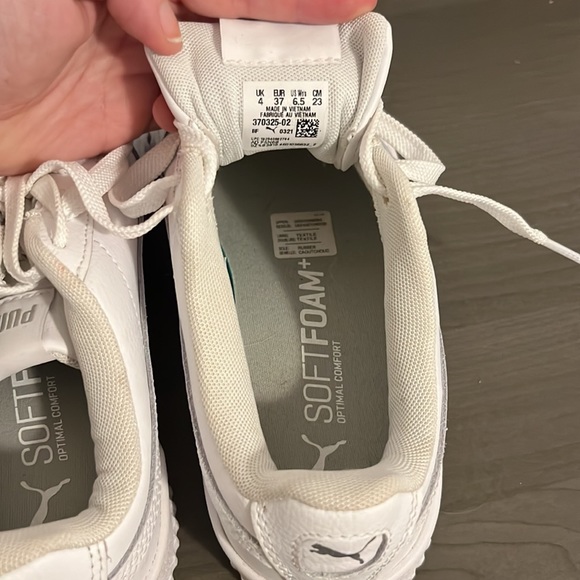 Woman’s Shoes - Picture 5 of 5